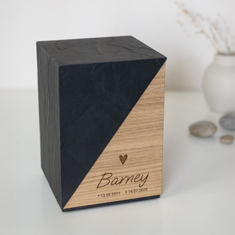 Tierurne Schiefer + Eiche